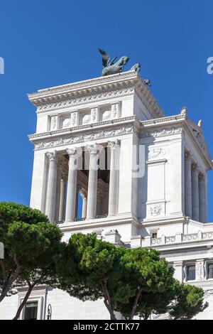 ROME, ITALIE - 2014 AOÛT 18. Vue latérale de la Piazza Venezia. Banque D'Images