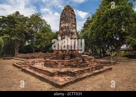 Dans le Wat Som Historical Park d'Ayutthaya, Thaïlande. Banque D'Images