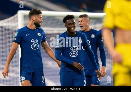 Londres, Royaume-Uni. 23 septembre 2020. Célébrations après que Olivier Giroud de Chelsea ait marqué son équipe 6e but lors de la Carabao Cup 3e tour de match entre Chelsea et Barnsley joué derrière des portes fermées sans partisans en raison des directives du gouvernement sur le sport pendant la pandémie COVID-19 à Stamford Bridge, Londres, Angleterre, le 23 septembre 2020. Photo d'Andy Rowland/Prime Media Images. Crédit : Prime Media Images/Alamy Live News Banque D'Images