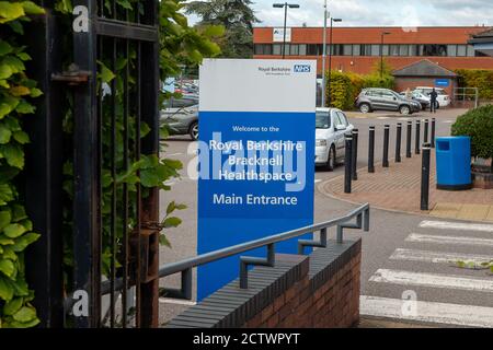 Bracknell, Berkshire, Royaume-Uni. 25 septembre 2020. Suite à la forte augmentation des cas positifs de coronavirus, un nouveau laboratoire Lighthouse doit être installé à Bracknell au NHS Royal Berkshire Bracknell Healthspace à Brants Bridge, géré par la NHS Foundation Trust. On estime que le nouveau laboratoire, une fois qu'il fonctionne à pleine capacité, sera en mesure d'effectuer environ 40,000 tests par jour, ce qui devrait être le 2021 février. Le nouveau labatoire devrait signifier 300 nouveaux emplois pour la ville. Crédit : Maureen McLean/Alay Live News Banque D'Images