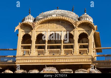 Jaisalmer, Rajasthan, Inde- Fév 18,2020.A vue extérieure de Haveli à l'intérieur de Dussehra Chowk avec à Golden fort Banque D'Images