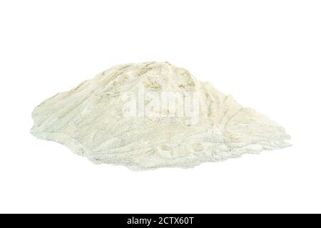 cône de sable - minerai de l'industrie minière isolé sur fond blanc. Un tas de sable blanc de construction. Banque D'Images