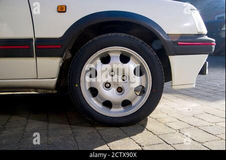 Peugeot 205 GTI porte d'accès française Banque D'Images