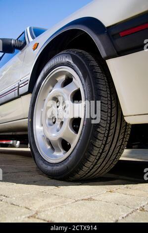 Peugeot 205 GTI porte d'accès française Banque D'Images