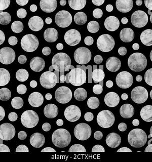 Motif sans couture avec effet grunge sur les planètes en cercle noir et blanc. Résumé gris géométrique forme ronde sphère disque texture sur fond noir. Banque D'Images