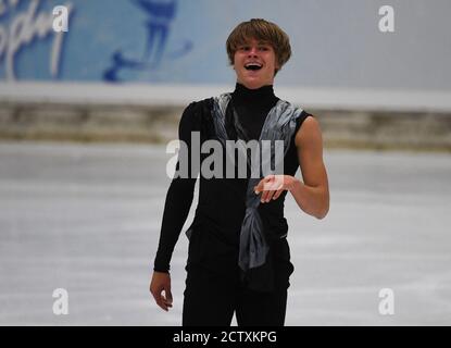 Oberstdorf, Allemagne. 25 septembre 2020. Patinage artistique, série Challenger - Nebelhorn Trophy, Men, Freestyle : Deniss Vasiljevs (Lettonie) attend avec impatience son style libre. Credit: Angelika Warmuth/dpa/Alamy Live News Banque D'Images