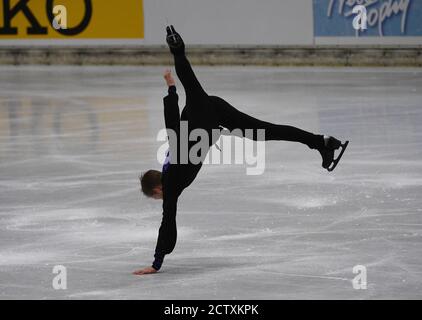 Oberstdorf, Allemagne. 25 septembre 2020. Patinage artistique, série Challenger - Nebelhorn Trophy, Men, Freestyle : Nikolaj Majorov (Suède) montre son style libre et prend la troisième place. Credit: Angelika Warmuth/dpa/Alamy Live News Banque D'Images