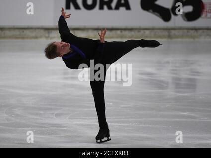 Oberstdorf, Allemagne. 25 septembre 2020. Patinage artistique, série Challenger - Nebelhorn Trophy, Men, Freestyle : Nikolaj Majorov (Suède) montre son style libre et prend la troisième place. Credit: Angelika Warmuth/dpa/Alamy Live News Banque D'Images