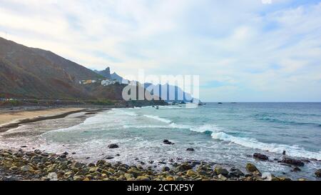 Plage dans le nord de l'île de Ténérife, les Canaries, Espagne. Paysage canarien Banque D'Images