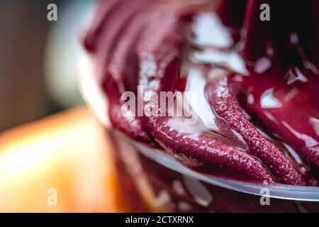 Acai congelé au guará ( Açaí congelado com guarana ). Banque D'Images