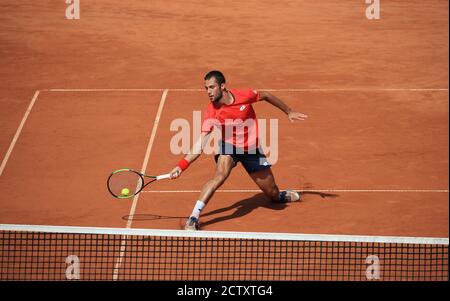 Laslo Djere (SRB) en action à l'Open de Kitzbuehel 2020, Kitzbuhel, Tyrol, Autriche, Europe. Banque D'Images