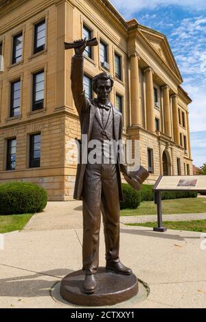 Statue d'Abraham Lincoln au palais de justice du comté de Logan. Lincoln, Illinois, États-Unis Banque D'Images