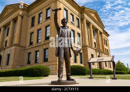 Statue d'Abraham Lincoln au palais de justice du comté de Logan. Lincoln, Illinois, États-Unis Banque D'Images