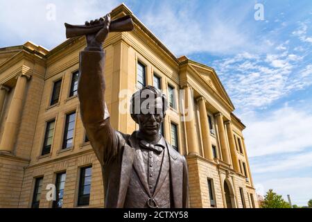 Statue d'Abraham Lincoln au palais de justice du comté de Logan. Lincoln, Illinois, États-Unis Banque D'Images