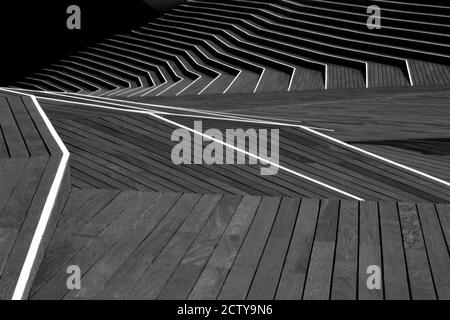 Escalier en bois conçu de façon complexe Banque D'Images