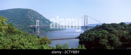 Pont de Bear Mountain, de l'autre côté de l'Hudson, État de New York, États-Unis Banque D'Images