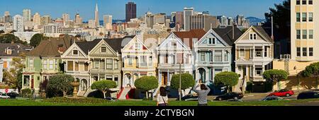 Célèbre rangée de maisons victoriennes appelée Painted Ladies, San Francisco, Californie, États-Unis Banque D'Images