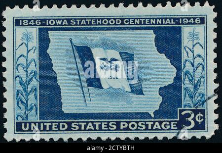 Carte de photos de l'État de l'Iowa, Iowa, États-Unis, Postage Stamp, Monochrome, UN timbre imprimé aux États-Unis consacré au centenaire de l'État de l'Iowa, vers 1946 Banque D'Images