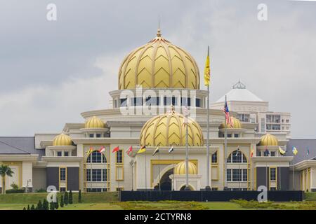 Kuala Lumpur, Malaisie: Porte d'entrée au nouveau Palais Royal à Jalan Tuanku Abdul Halim (Istana Negara, Jalan Duta) Banque D'Images