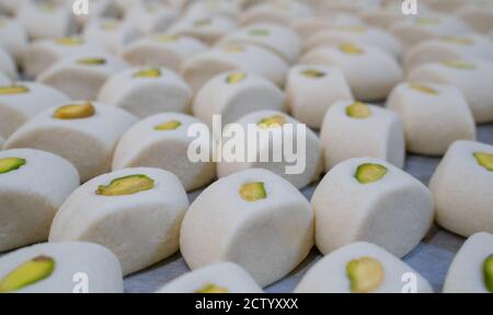 Bonbons Ghorayeba. Eats EID. Biscuits de la fête islamique El Fitr. Le ramadan sucreries fond. Banque D'Images