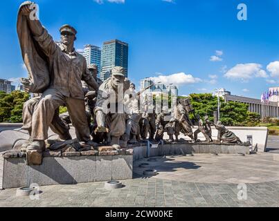 Séoul, Corée du Sud - 19 octobre 2017 : statue des soldats de guerre sud-coréens au Musée de la guerre de Corée, Yongsan-dong, Séoul, Corée du Sud Banque D'Images