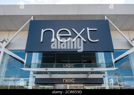 Bracknell, Berkshire, Royaume-Uni. 25 septembre 2020. Les magasins de vêtements et de maison suivants avertissent que l'avenir pour ceux qui occupent des emplois dans le commerce de détail devient « non viable » car plus de personnes que jamais se déplacent de l'achat en magasin à l'achat en ligne. Crédit : Maureen McLean/Alay Banque D'Images