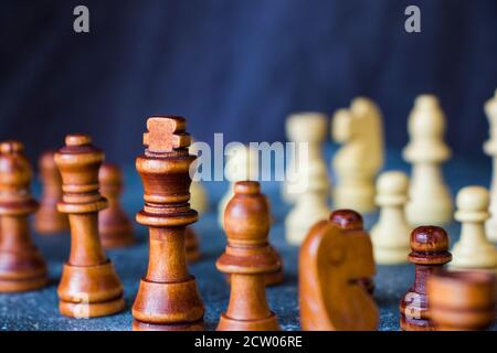 CheckMate et les figures d'échecs gros plan, jeu de société Banque D'Images