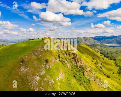 Altai montagnes république, Blue Katun River avec nuages Russie, vue aérienne de dessus Banque D'Images