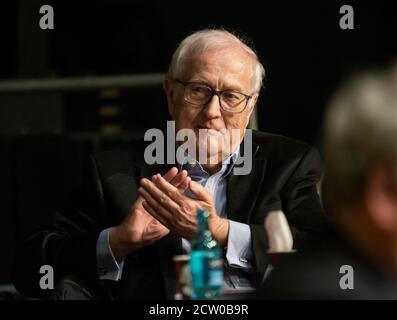 Mayence, Allemagne. 26 septembre 2020. Rainer Brüderle, ancien président d'État du FDP, est sur le podium à la conférence du parti d'État du FDP de Rhénanie-Palatinat. Les Démocrates libres décident de leur programme pour les prochaines élections législatives de mars. Credit: Frank Rumpenhorst/dpa/Alay Live News Banque D'Images