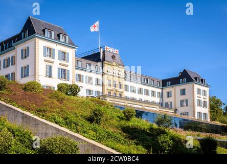 Façade du siège du Comité international de la Croix-Rouge (CICR), institution humanitaire internationale à Genève, Suisse. Banque D'Images