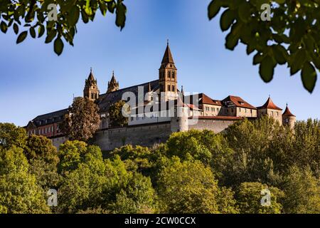 Le Grosscomburg comme ancien monastère bénédictin est situé au-dessus Le quartier Steinbach de Schwaebisch Hall dans le Bade-Wurtemberg Banque D'Images