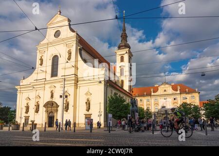 Brno (Brünn): Place Moravie (Moravske namestí) , Jan Kratitel Erna Baroque Kostel sv. Tomase (église Saint-Thomas) dans la vieille ville, Jihomoravsky, Südmä Banque D'Images