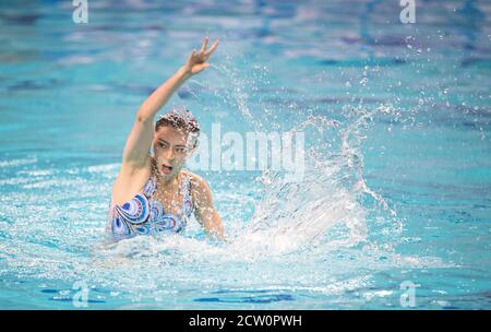 (200926) -- WUHAN, le 26 septembre 2020 (Xinhua) -- Sheng Shuwen de Jiangsu participe à la finale libre pour les femmes aux Championnats artistiques nationaux de natation chinois 2020 à Wuhan, dans la province de Hubei en Chine centrale, le 26 septembre 2020. (Xinhua/Xiao Yijiu) Banque D'Images