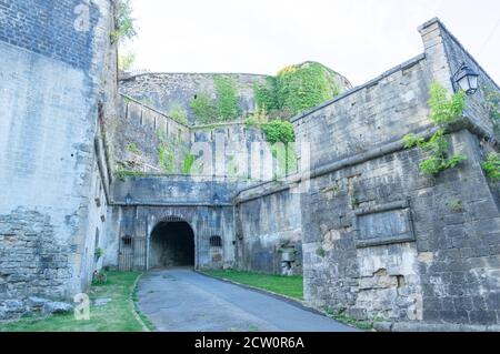 Porte de Turenne de l'immense forteresse de Sedan dans le nord-est Partie de la France Banque D'Images