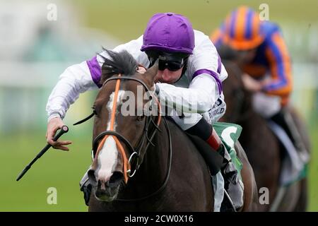 La suprématie du jockey Adam Kirby remporte les enjeux du Juddmonte Middle Park au cours du troisième jour de la réunion de Cambridgeshire à l'hippodrome de Newmarket. Banque D'Images