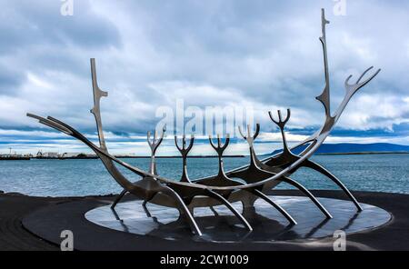 The Sun Voyager, sculpture de Jon Gunnar Arnason. Reykjavik, Islande Banque D'Images