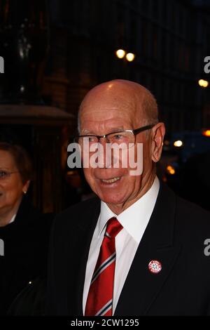 Bobby Charlton, légende du football à Londres. Membre de l'équipe gagnante de la coupe du monde de football lors du tournoi de la coupe du monde 1966. Fouets du monde. Légendes du sport. Footballeurs. Sportifs. Grandes stars du sport britannique. Frère de Jack Charlton footballeur international anglais. Équipe Angleterre. Équipe de football d'Angleterre. Légendes du football anglais. Battre le monde. Champions. Page du portefeuille de Russell Moore. Banque D'Images