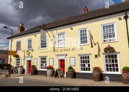 Battlebury's at the Kings Head public House à Hadleigh, une ancienne ville marchande du sud du Suffolk, East Anglia, Royaume-Uni. Banque D'Images