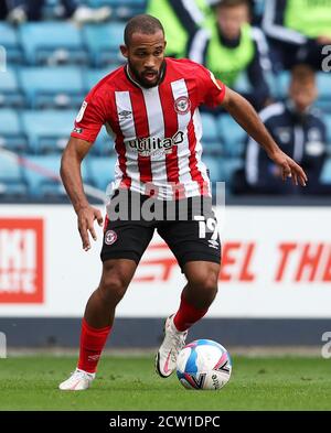 Bryan Mbeumo de Brentford en action pendant le match du championnat Sky Bet au Den, Derby. Banque D'Images