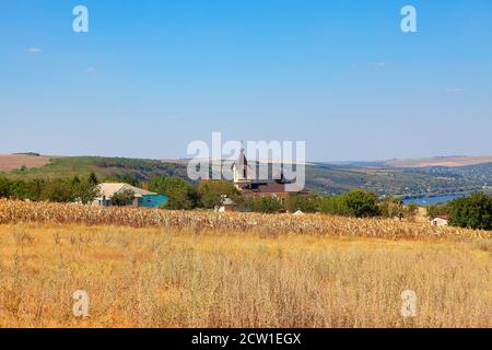 Église dans le village de Tipova de Moldavie Banque D'Images