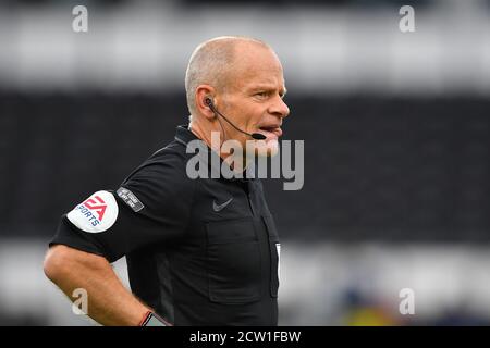 DERBY, ANGLETERRE. 26 SEPTEMBRE 2020 Referee Andy Woolmer lors du match de championnat Sky Bet entre Derby County et Blackburn Rovers au Pride Park, Derby le samedi 26 septembre 2020. (Credit: Jon Hobley | MI News) Credit: MI News & Sport /Alay Live News Banque D'Images