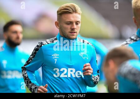 DERBY, ANGLETERRE. 26 SEPTEMBRE 2020 Kamil Jozwiak, du comté de Derby, se réchauffe avant le lancement du match de championnat Sky Bet entre le comté de Derby et Blackburn Rovers au Pride Park, Derby, le samedi 26 septembre 2020. (Credit: Jon Hobley | MI News) Credit: MI News & Sport /Alay Live News Banque D'Images