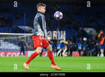 LONDRES, ANGLETERRE - 26 FÉVRIER 2020 : Joshua Kimmich du Bayern photographié lors du match de 16 de l'UEFA Champions League 2019/20 entre Chelsea FC et Bayern Munich au Stamford Bridge. Banque D'Images