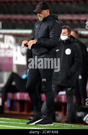 Ralph Hasenhuttl, directeur de Southampton, donne des instructions à ses joueurs lors du match de la Premier League à Turf Moor, Burnley. Banque D'Images