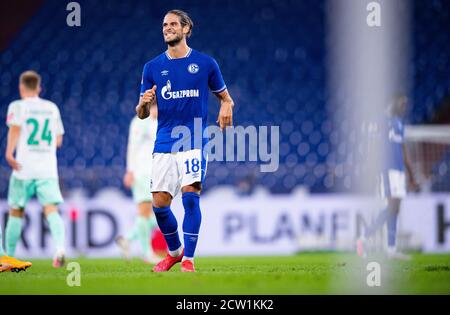 Gelsenkirchen, Allemagne. 26 septembre 2020. Football: Bundesliga, FC Schalke 04 - Werder Bremen, 2ème jour de match dans le Veltins Arena. Goncalo Paciencia de Schalke est sur le terrain. Crédit: Guido Kirchner/dpa - NOTE IMPORTANTE: Conformément aux règlements de la DFL Deutsche Fußball Liga et de la DFB Deutscher Fußball-Bund, il est interdit d'exploiter ou d'exploiter dans le stade et/ou à partir du jeu pris des photos sous forme d'images de séquences et/ou de séries de photos de type vidéo./dpa/Alay Live News Banque D'Images