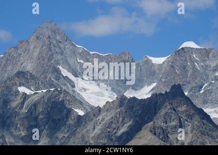 Obergabelhorn, l'un des sommets de 4000m ci-dessus autour de Zermatt avec de beaux rocj pour l'escalade Banque D'Images