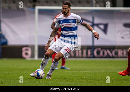 Londres, Royaume-Uni. 26 septembre 2020. Geoff Cameron (20) de Queens Park Rangers en action .EFL Skybet Championship Match, Queens Park Rangers v Middlesbrough au Kiyan Prince Foundation Stadium, Loftus Road à Londres, le samedi 26 septembre 2020. Cette image ne peut être utilisée qu'à des fins éditoriales. Utilisation éditoriale uniquement, licence requise pour une utilisation commerciale. Aucune utilisation dans les Paris, les jeux ou les publications d'un seul club/ligue/joueur. photo par Tom Smeeth/Andrew Orchard sports Photography/Alay Live News crédit: Andrew Orchard sports Photography/Alay Live News Banque D'Images