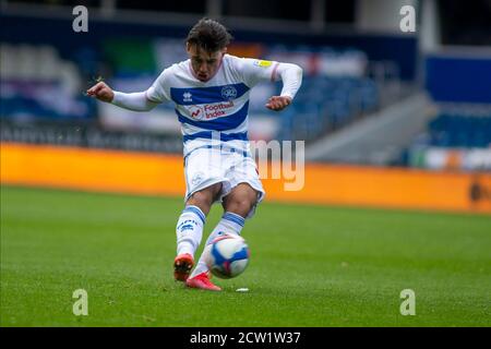 Londres, Royaume-Uni. 26 septembre 2020. Ilias Président (10) des Queens Park Rangers en action. EFL Skybet Championship Match, Queens Park Rangers et Middlesbrough au Kiyan Prince Foundation Stadium, Loftus Road à Londres, le samedi 26 septembre 2020. Cette image ne peut être utilisée qu'à des fins éditoriales. Utilisation éditoriale uniquement, licence requise pour une utilisation commerciale. Aucune utilisation dans les Paris, les jeux ou les publications d'un seul club/ligue/joueur. photo par Tom Smeeth/Andrew Orchard sports Photography/Alay Live News crédit: Andrew Orchard sports Photography/Alay Live News Banque D'Images