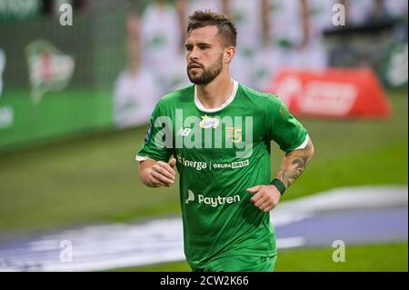 Gdansk, Pologne. 26 septembre 2020. Rafal Pietrzak de Lechia vu en action pendant le match polonais Ekstraklasa entre Lechia Gdansk et TS Podbeskidzie Bielsko Biala.(score final; Lechia Gdansk 4:0 TS Podbeskidzie Bielsko Biala) crédit: SOPA Images Limited/Alay Live News Banque D'Images