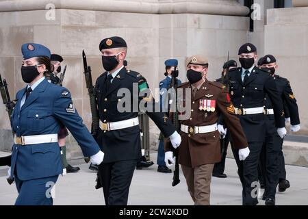 Ottawa, Canada. 23 septembre 2020. Divers corps militaires partent après l'arrivée du gouverneur général au Sénat canadien pour le discours du Banque D'Images